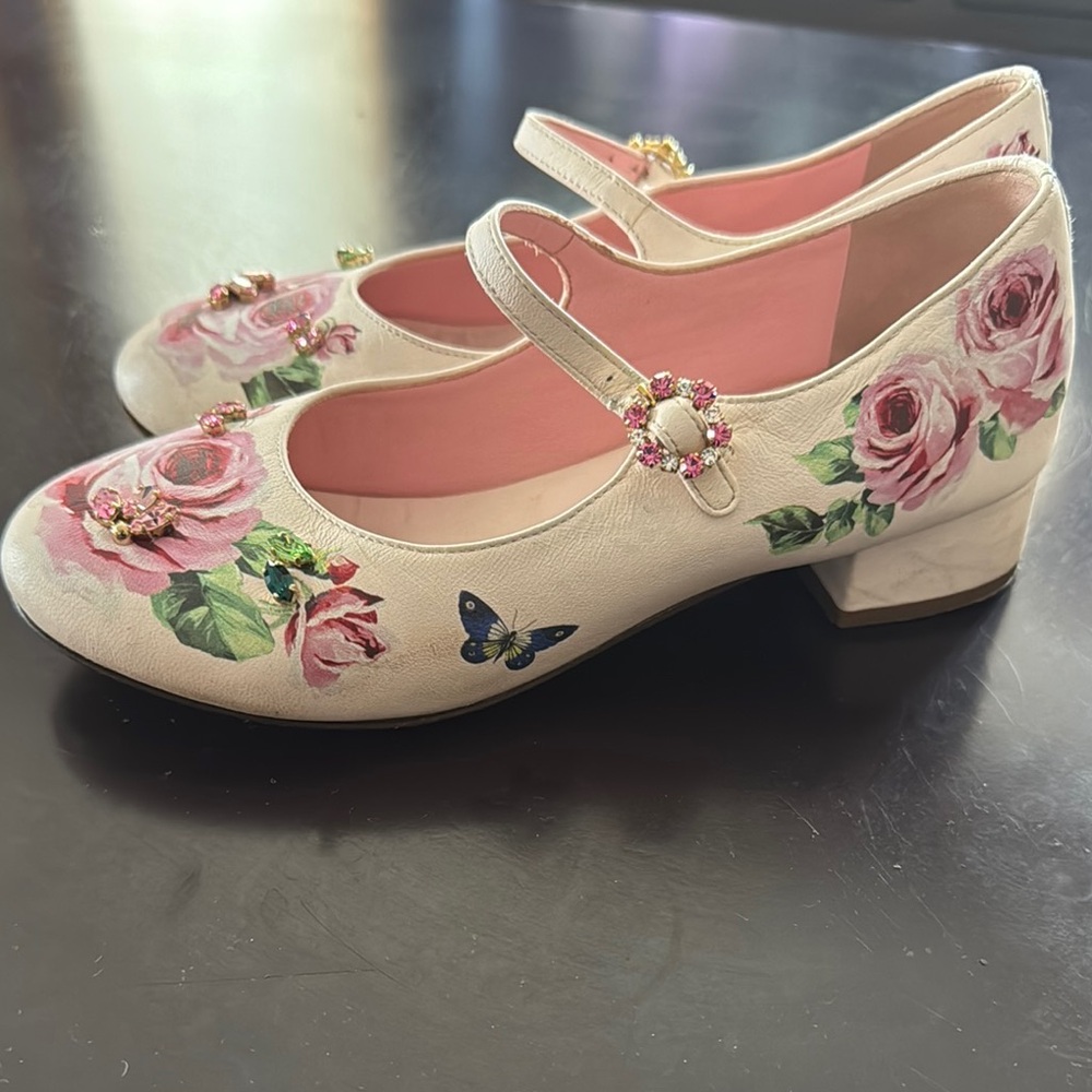 Floral Mary Jane Shoes with Pink Roses